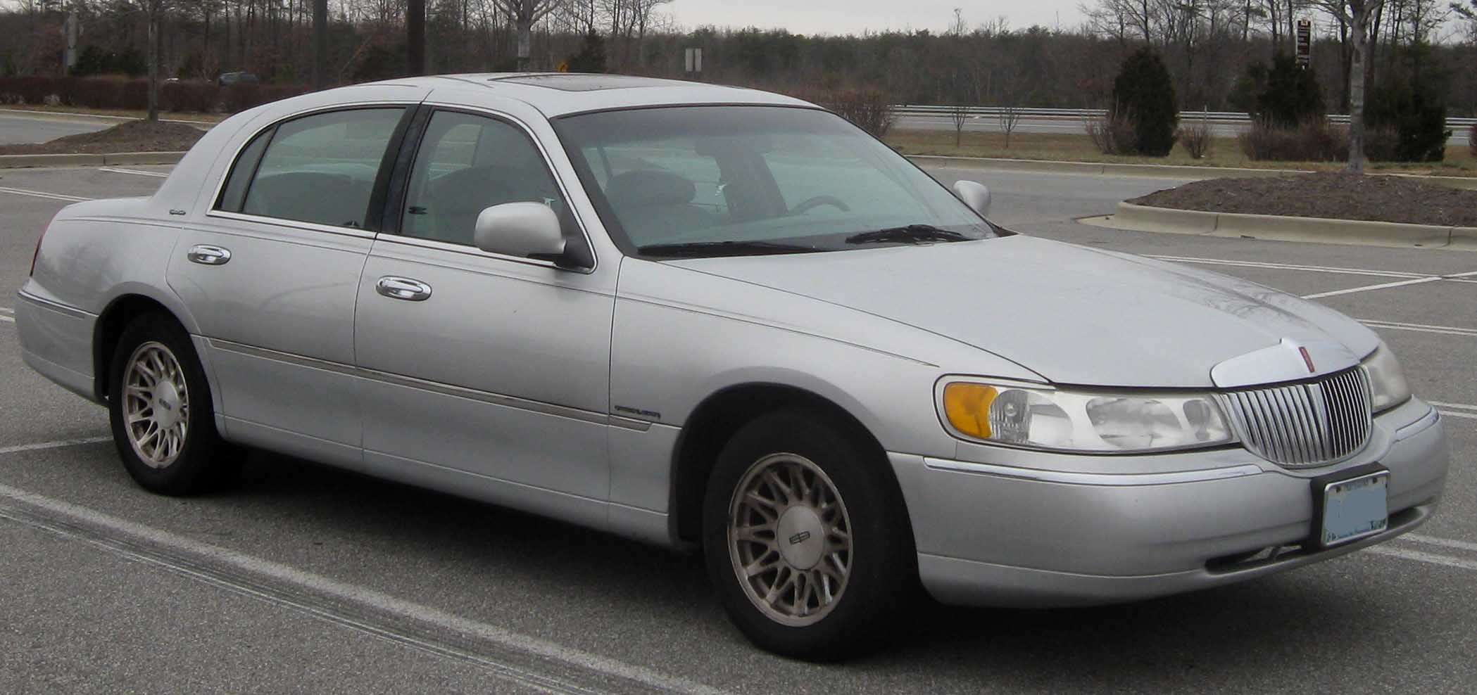 uploads/1998-2002_Lincoln_Town_Car.jpg