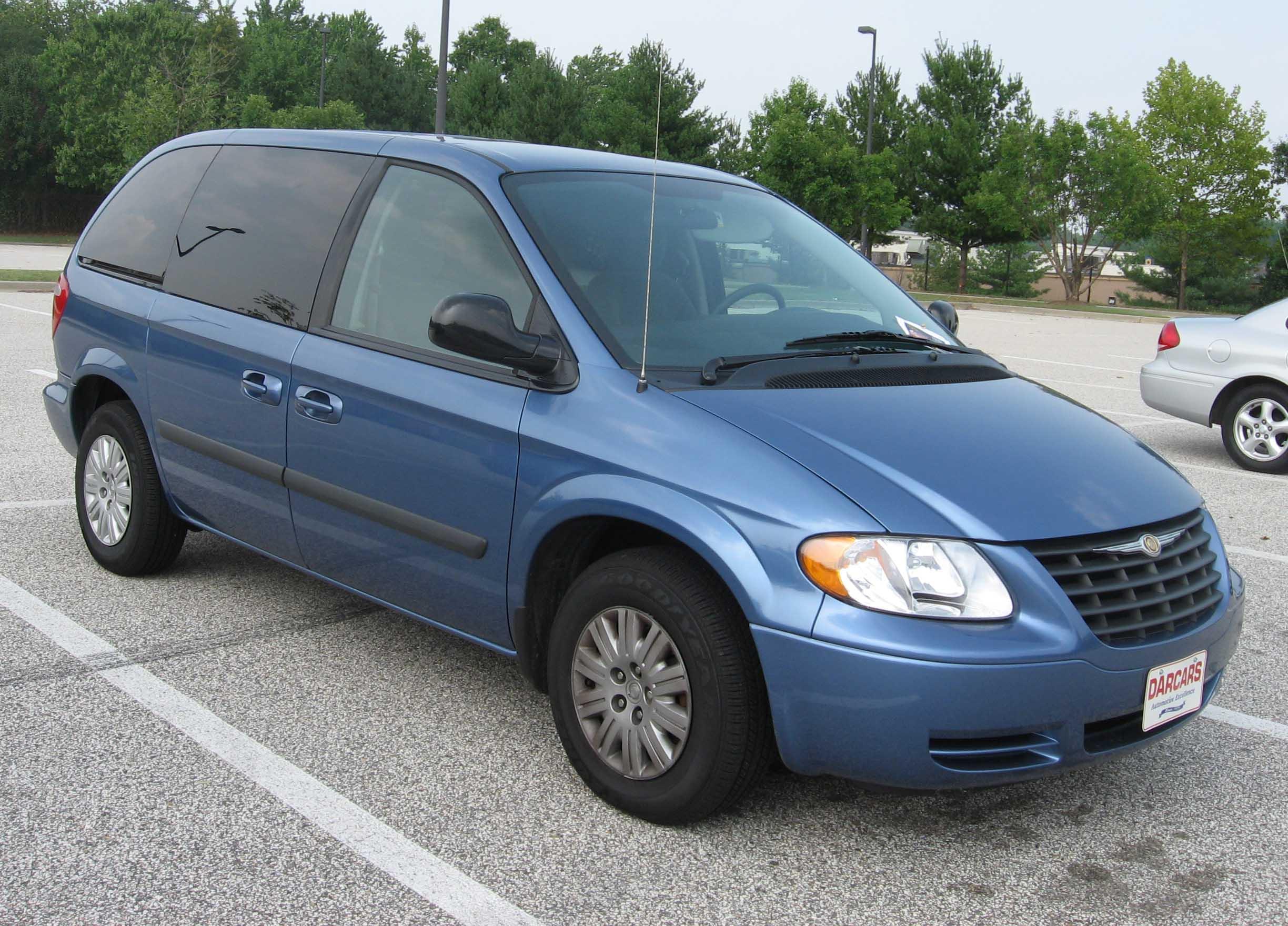 uploads/2004-Chrysler-Town-and-Country.jpg
