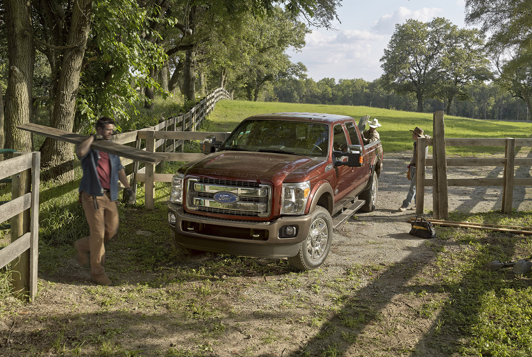 uploads/2015_FordF-250_KingRanch_SuperDuty_03.jpg
