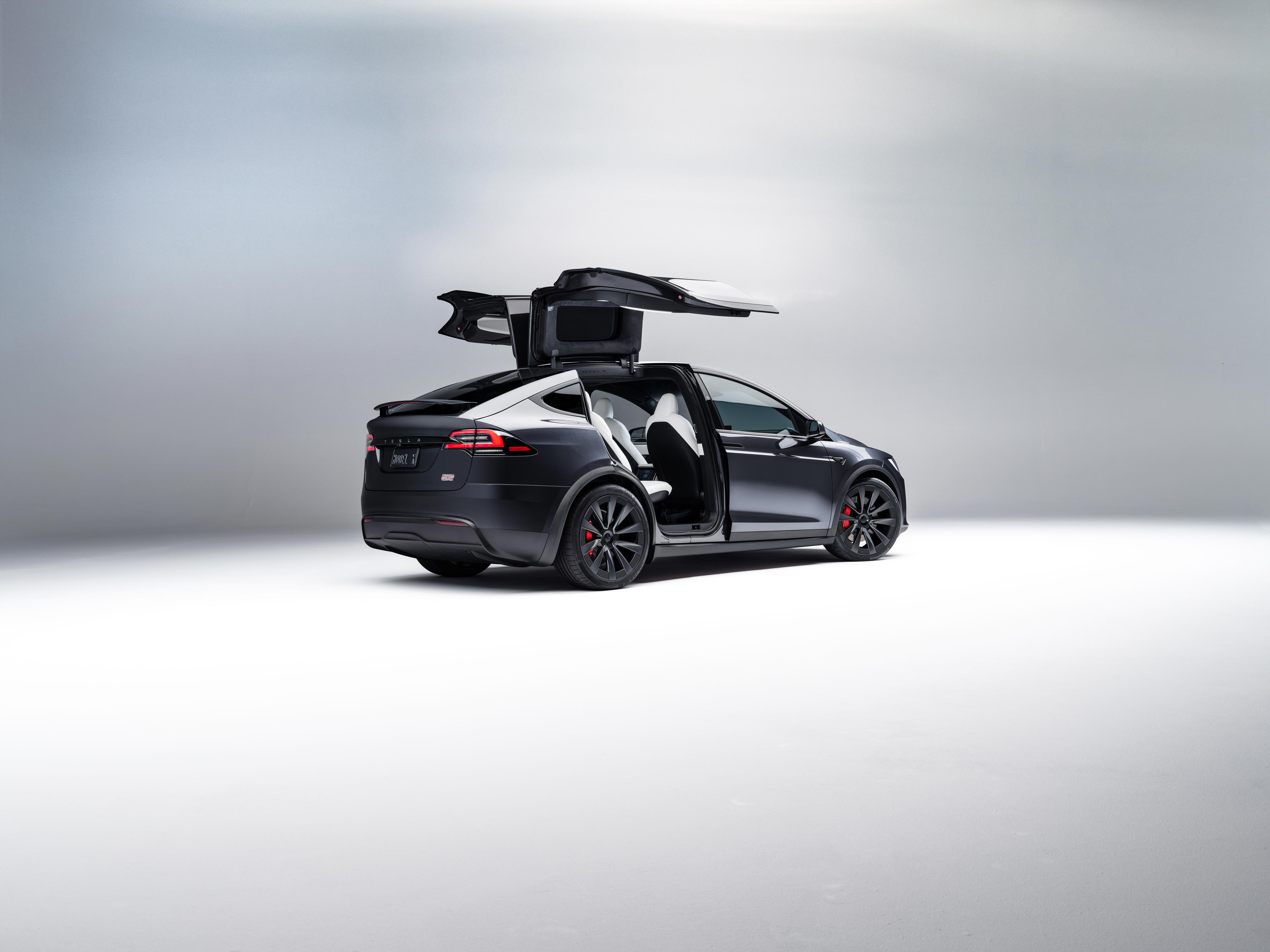 uploads/Tesla/tesla-gallery-model-x/ModelX_69.jpg